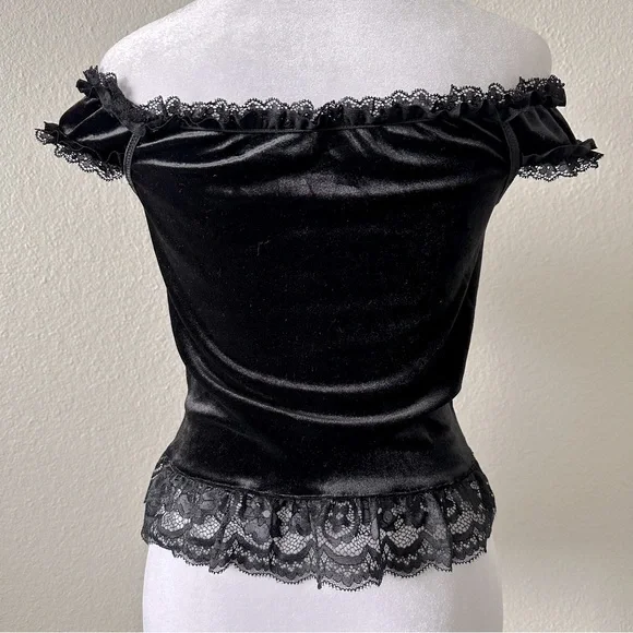 ROMWE Goth Gothic Palace Style Cross Lace Trim Velvet Off Shoulder Top Sz. M - Picture 6 of 13